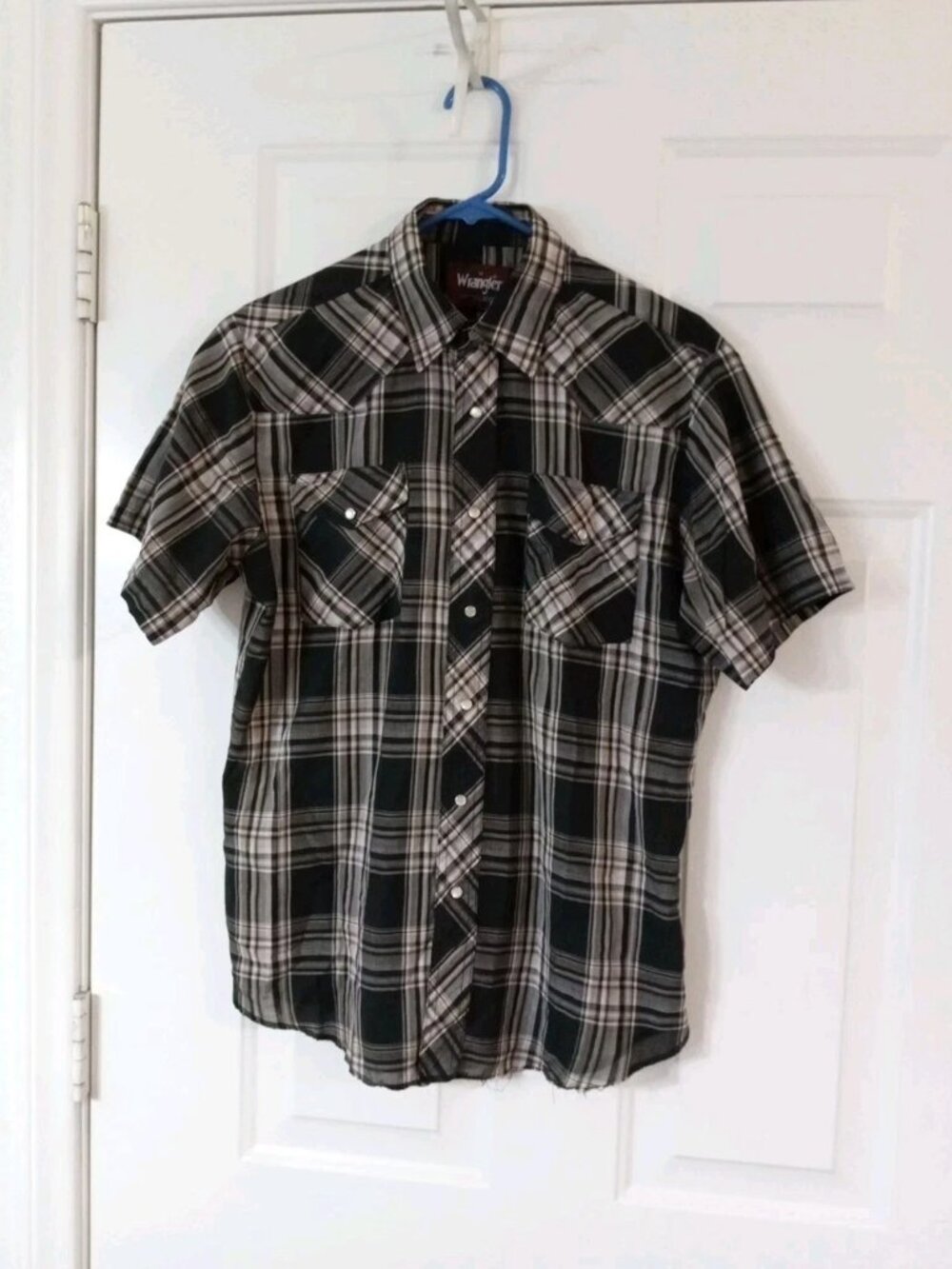 Vtg Wrangler Men's M Western Shirt Black & Gray Plaid Pearl Snaps Short Sleeve